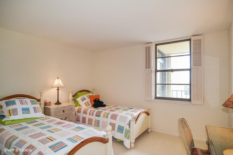 400 South Beach Road, Unit 902 Tequesta, FL 33469 - Photo 21 of 36 third bedroom