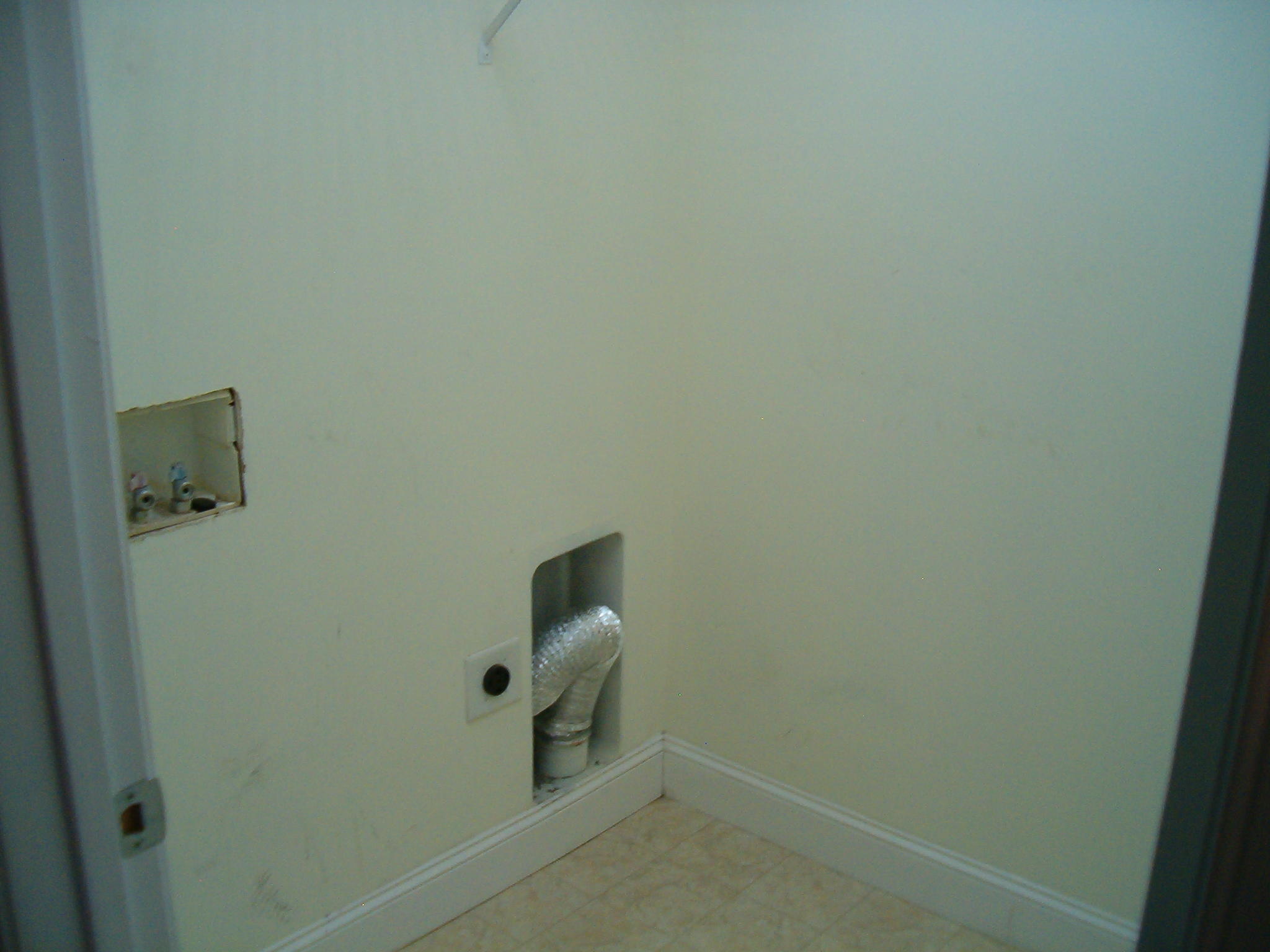 209 Oak Ridge Lane Holly Ridge, NC 28445 - Photo 12 of 21 Laundry room