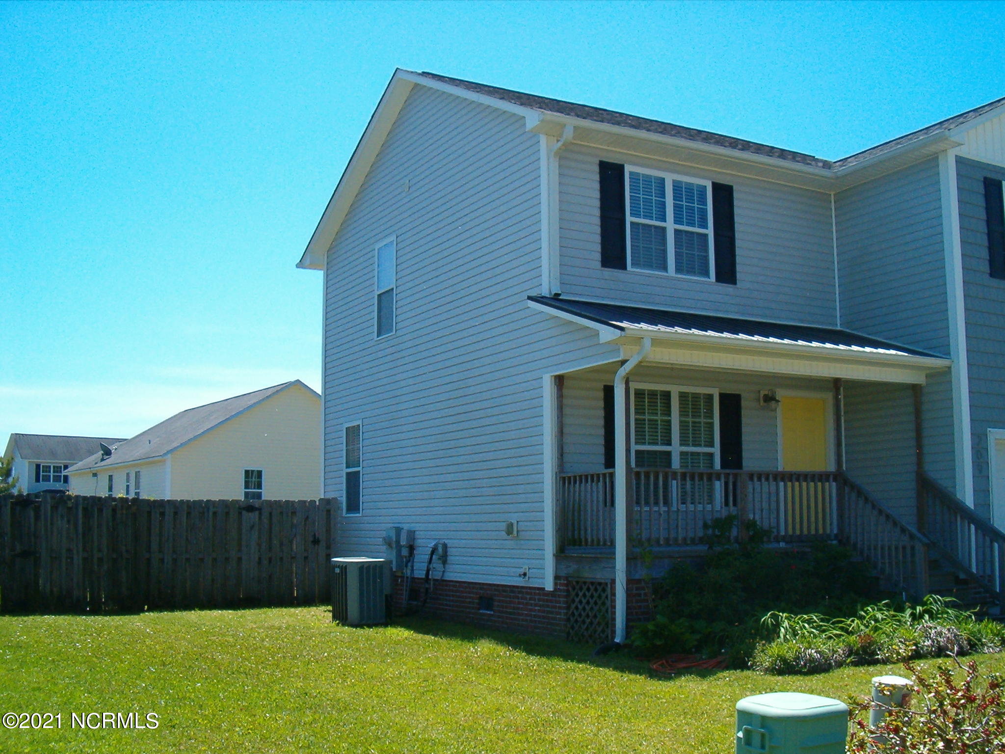 209 Oak Ridge Lane Holly Ridge, NC 28445 - Photo 3 of 21 Side View