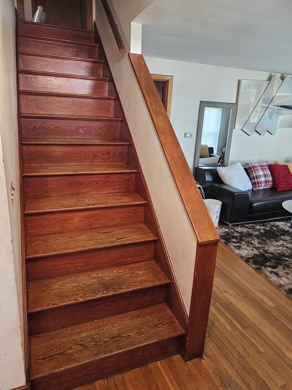 186 Ridge Road Marlborough, MA 01752 - Photo 4 of 41