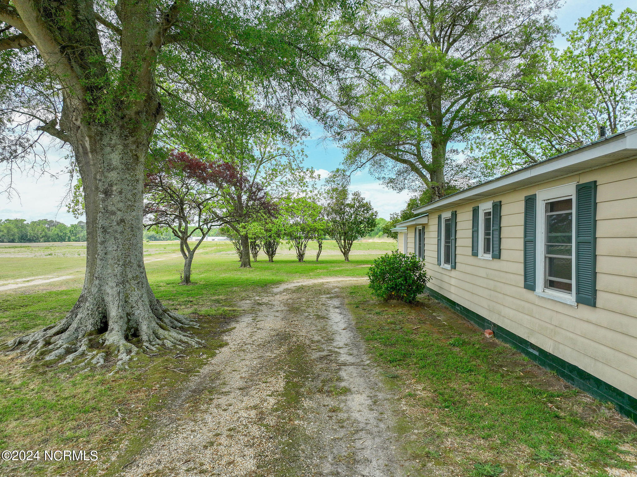 5729 William R King Road Newton Grove, NC 28366 - Photo 21 of 25 5729WilliamRKingRd-NewtonGroveNC-12