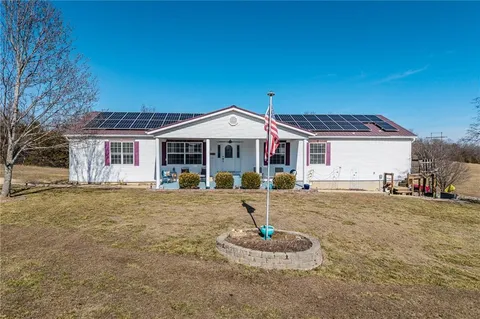 $575,000 | 28345 Sapphire Drive, Richland, MO 65556