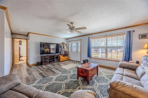 $575,000 | 28345 Sapphire Drive, Richland, MO 65556