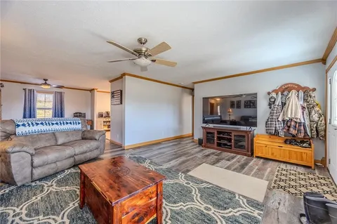 $575,000 | 28345 Sapphire Drive, Richland, MO 65556