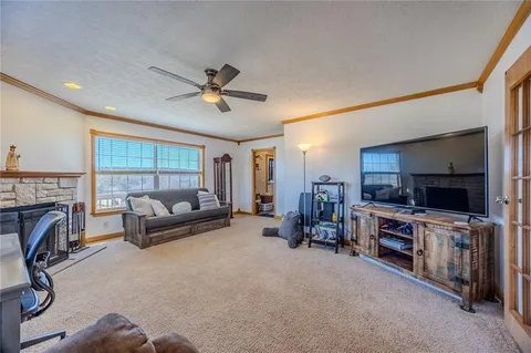 $575,000 | 28345 Sapphire Drive, Richland, MO 65556