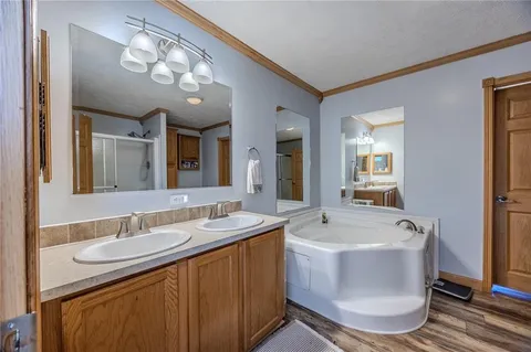 $575,000 | 28345 Sapphire Drive, Richland, MO 65556