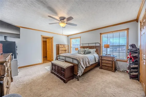 $575,000 | 28345 Sapphire Drive, Richland, MO 65556