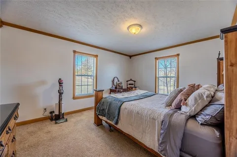 $575,000 | 28345 Sapphire Drive, Richland, MO 65556