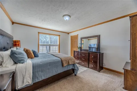 $575,000 | 28345 Sapphire Drive, Richland, MO 65556