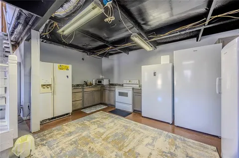 $575,000 | 28345 Sapphire Drive, Richland, MO 65556