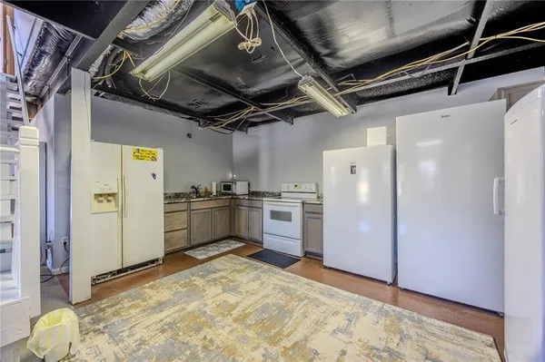 $575,000 | 28345 Sapphire Drive, Richland, MO 65556