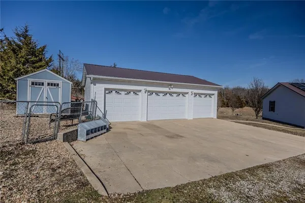 $575,000 | 28345 Sapphire Drive, Richland, MO 65556