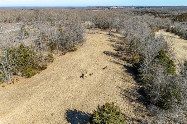 $575,000 | 28345 Sapphire Drive, Richland, MO 65556