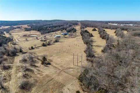 $575,000 | 28345 Sapphire Drive, Richland, MO 65556