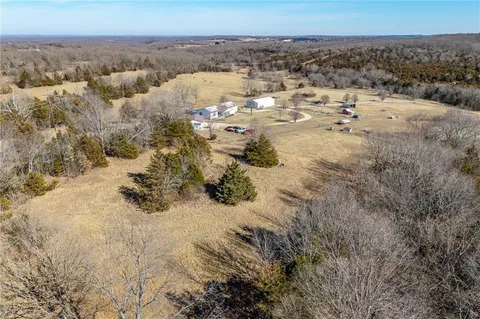 $575,000 | 28345 Sapphire Drive, Richland, MO 65556