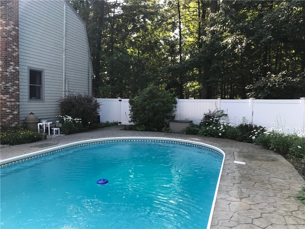 5 Ridley Lane Hopkinton, RI 02832 - Photo 9 of 40