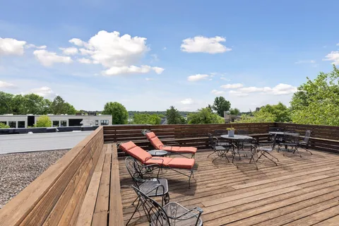 $295,000 | 2700 West 44th Street, Unit 304, Minneapolis, MN 55410