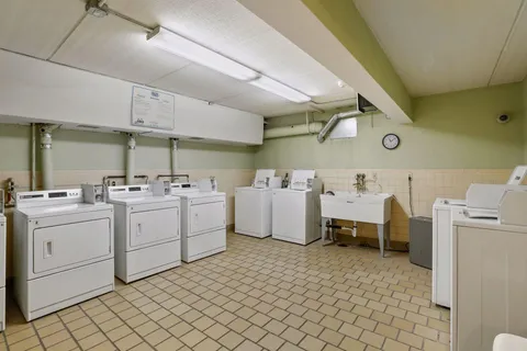 $295,000 | 2700 West 44th Street, Unit 304, Minneapolis, MN 55410