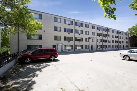 $295,000 | 2700 West 44th Street, Unit 304, Minneapolis, MN 55410