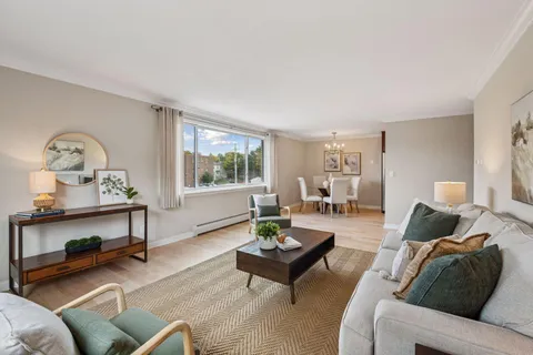 $295,000 | 2700 West 44th Street, Unit 304, Minneapolis, MN 55410