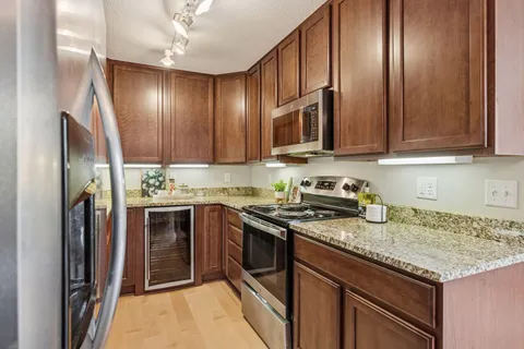 $295,000 | 2700 West 44th Street, Unit 304, Minneapolis, MN 55410