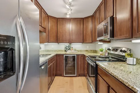 $295,000 | 2700 West 44th Street, Unit 304, Minneapolis, MN 55410