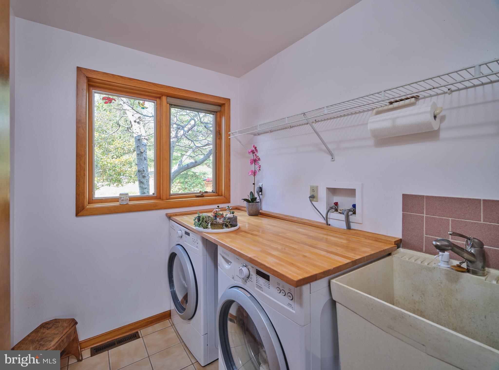 3054 Comfort Road New Hope, PA 18938 - Photo 19 of 64 a utility room with dryer and washer