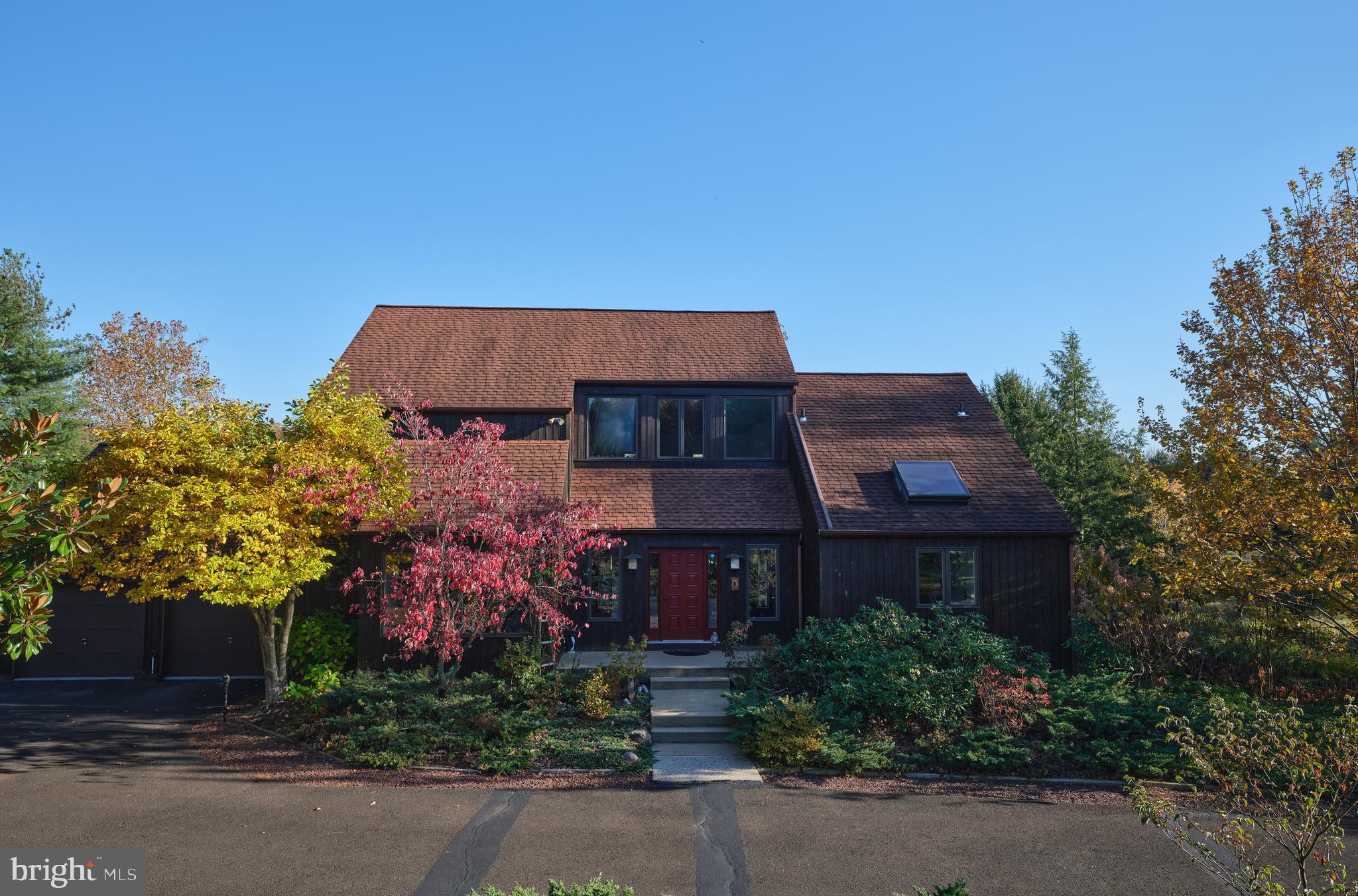 3054 Comfort Road New Hope, PA 18938 - Photo 5 of 64 front view of house with a yard