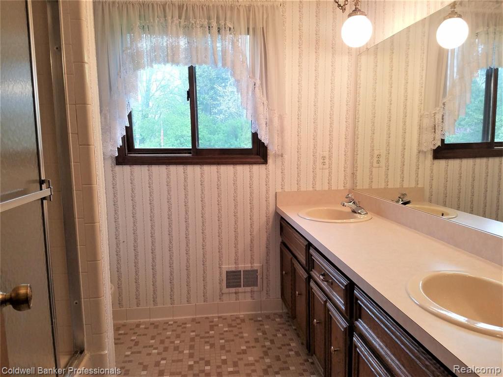 1862 Ludgate Lane Rochester Hills, MI 48309 - Photo 36 of 54