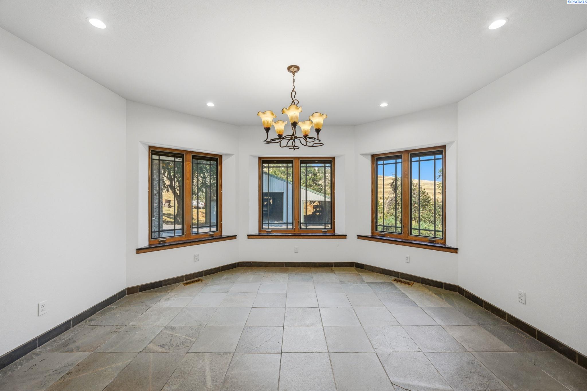 651 Klemgard Road Pullman, WA 99163 - Photo 15 of 50 Gallery Image 15