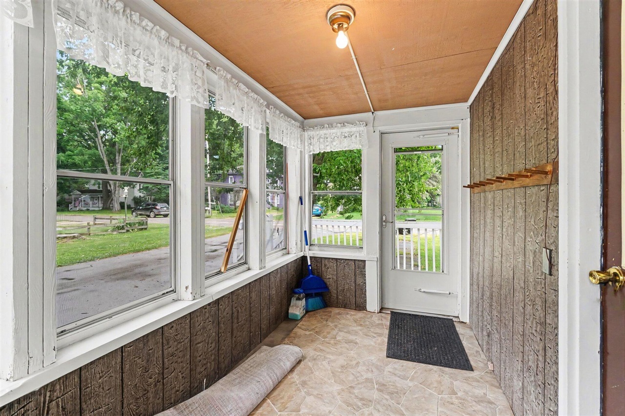 312 Mechanic Street Stockbridge, MI 49285 - Photo 2 of 16