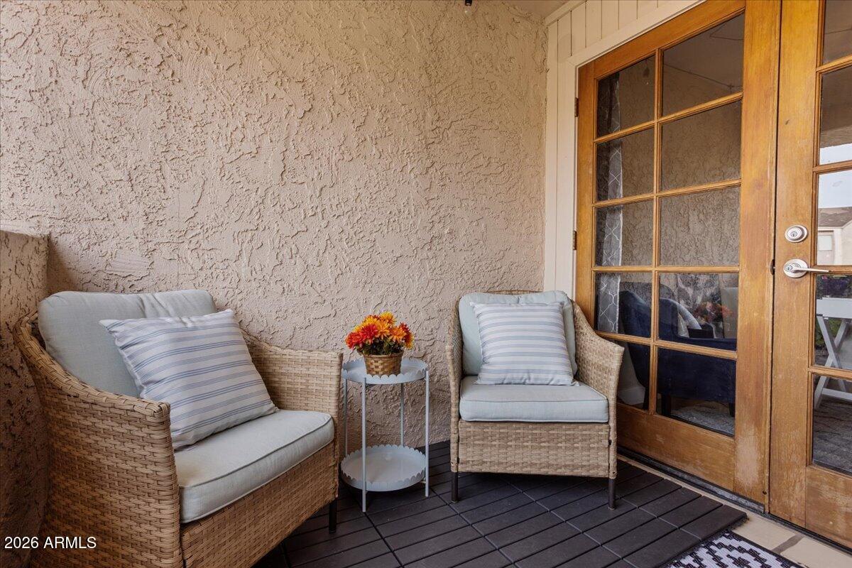 7510 East Thomas Road, Unit 216 Scottsdale, AZ 85251 - Photo 5 of 19 a view of sitting area with furniture