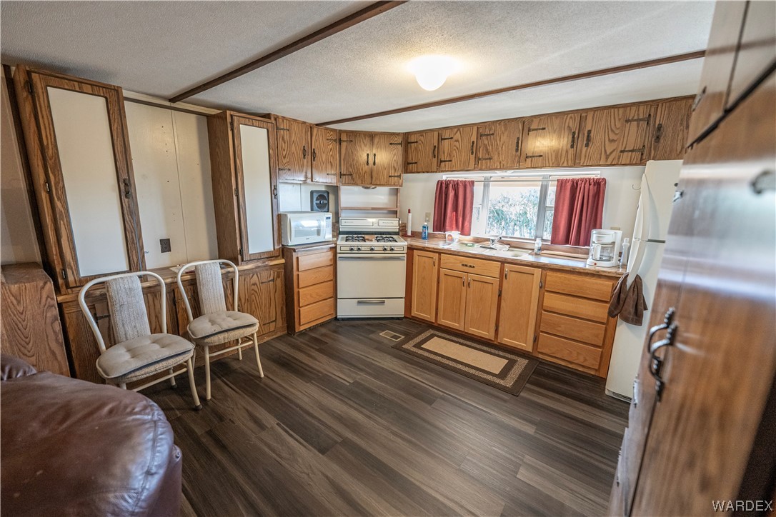 3560 Hideout Road Golden Valley, AZ 86413 - Photo 20 of 30