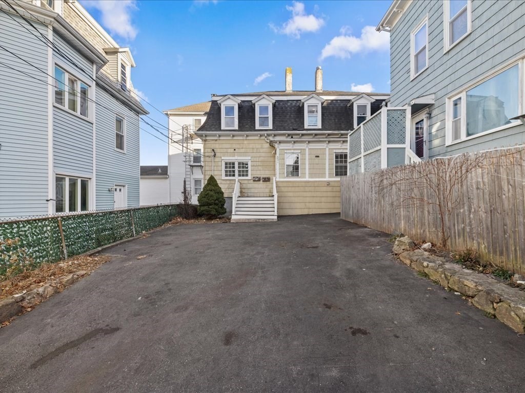 334 Fountain Street Fall River, MA 02721 - Photo 2 of 30