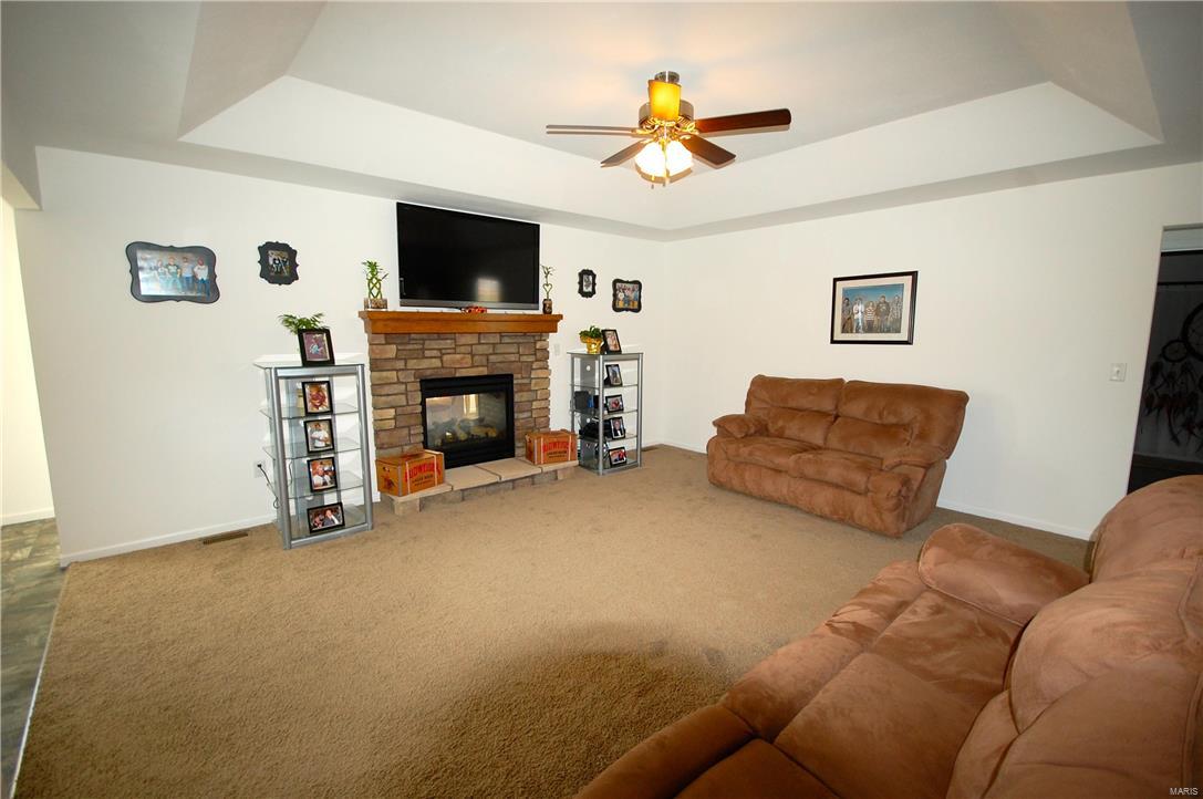 908 Silverview Lane Troy, IL 62294 - Photo 15 of 44 Gallery Image 15