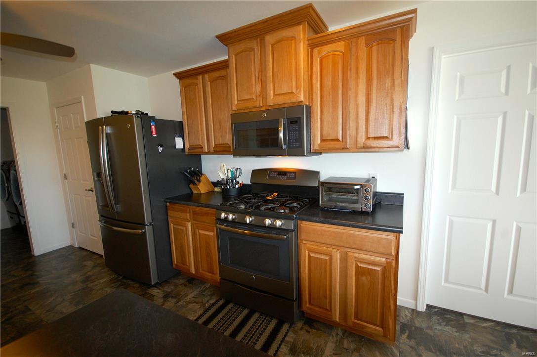 908 Silverview Lane Troy, IL 62294 - Photo 31 of 44 Gallery Image 31