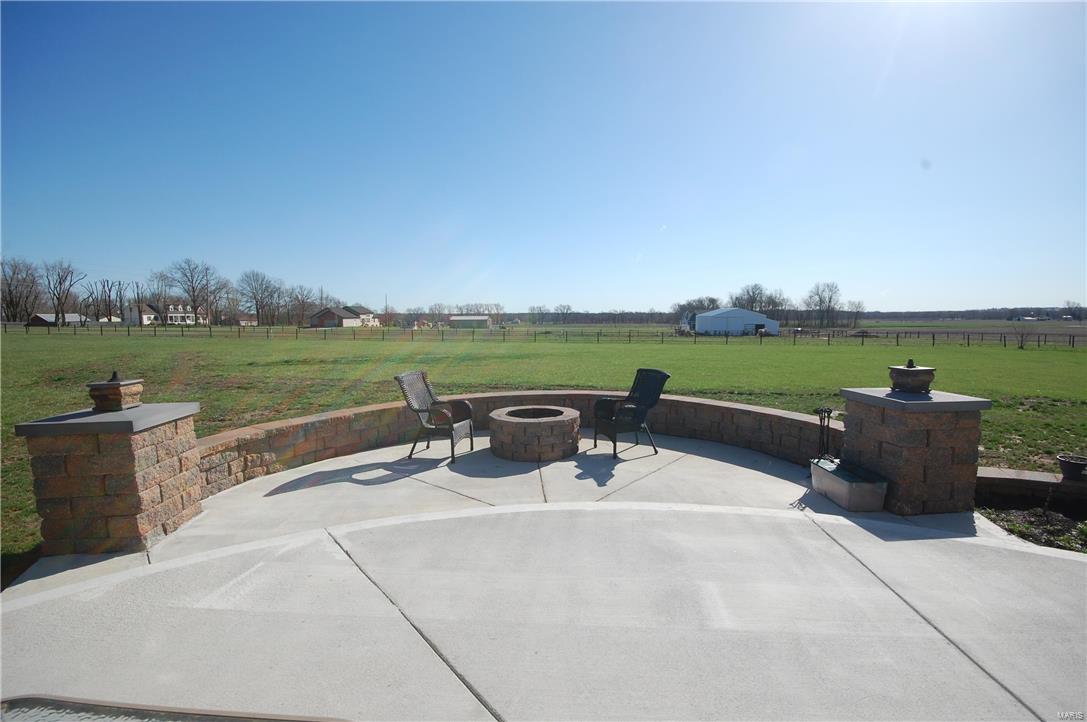 908 Silverview Lane Troy, IL 62294 - Photo 38 of 44 Gallery Image 38