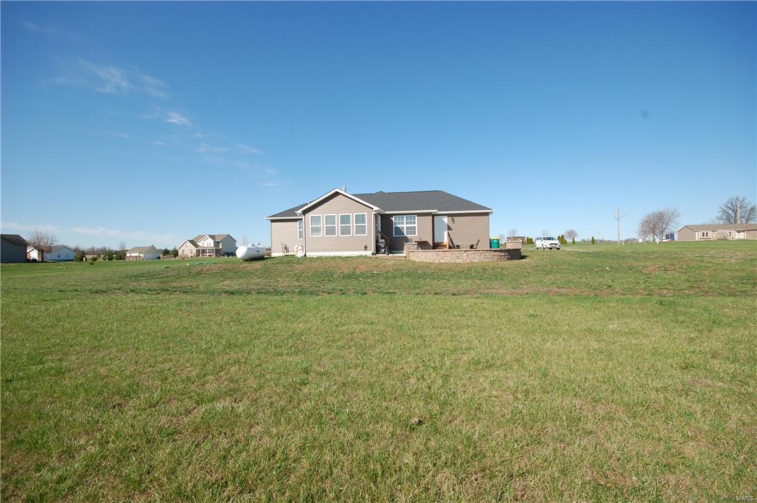 908 Silverview Lane Troy, IL 62294 - Photo 42 of 44 Gallery Image 42
