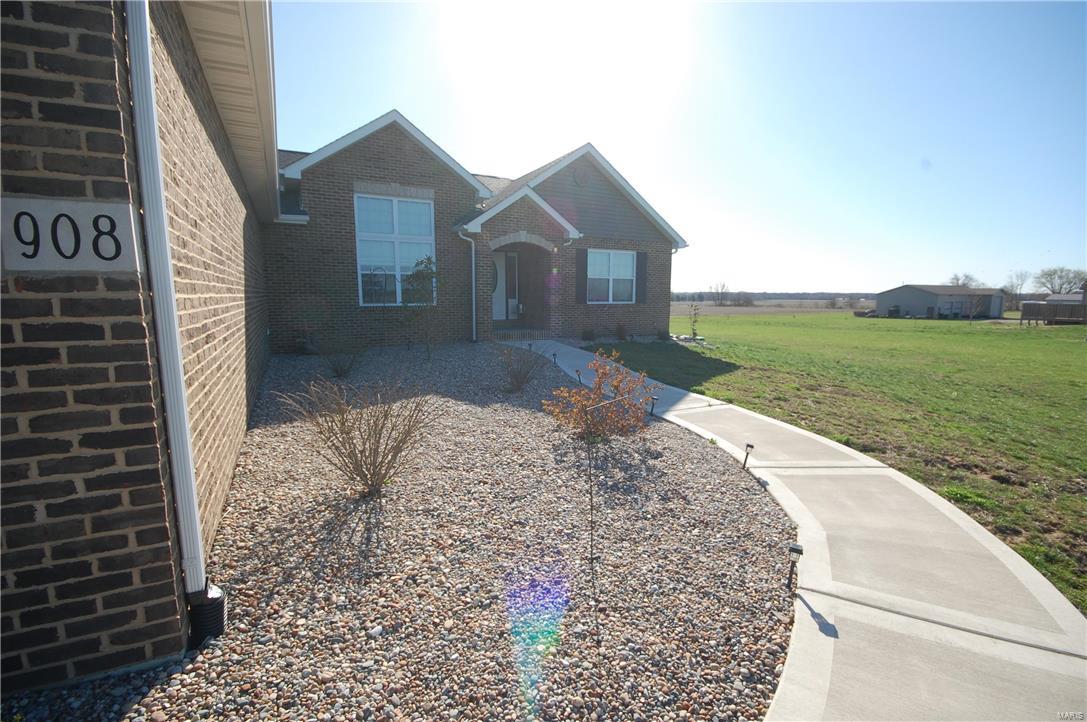 908 Silverview Lane Troy, IL 62294 - Photo 5 of 44 Gallery Image 5