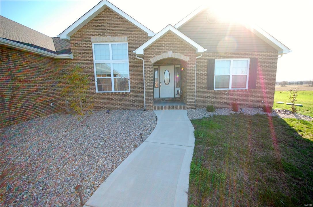 908 Silverview Lane Troy, IL 62294 - Photo 6 of 44 Gallery Image 6