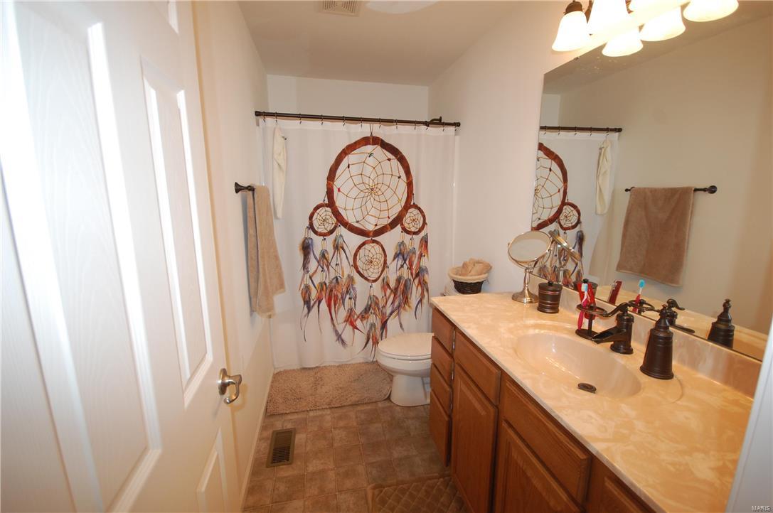 908 Silverview Lane Troy, IL 62294 - Photo 9 of 44 Gallery Image 9