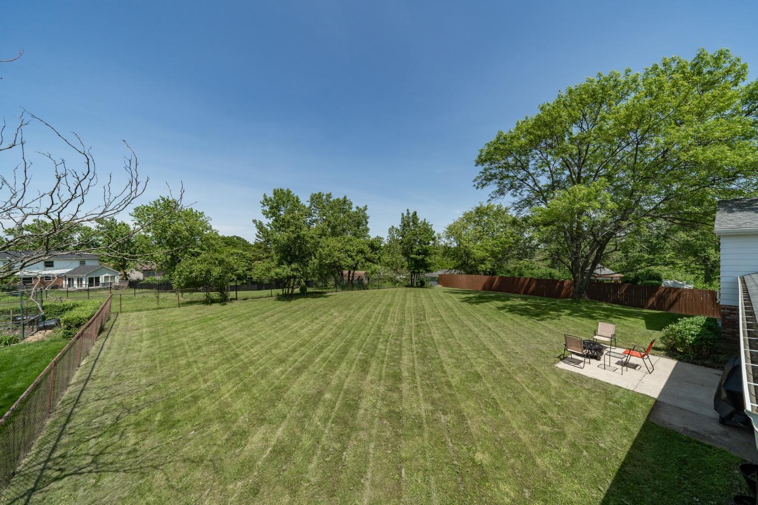 832 Yorkhaven Road Springdale, OH 45240 - Photo 5 of 41