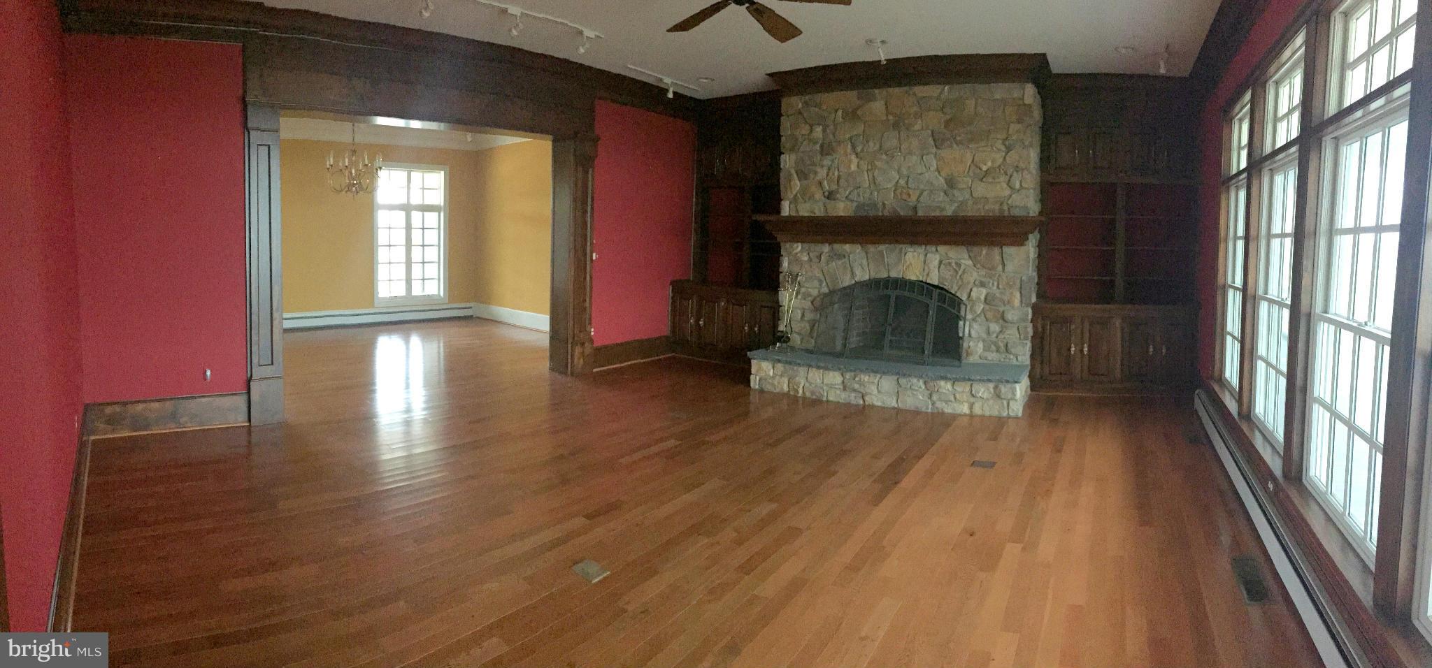 5247 Ragged Point Road Cambridge, MD 21613 - Photo 3 of 25 Living Room