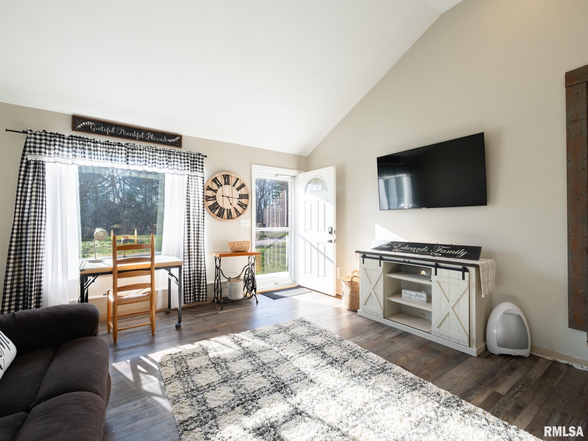 159 South Cedar Street Farmington, IL 61531 - Photo 14 of 56