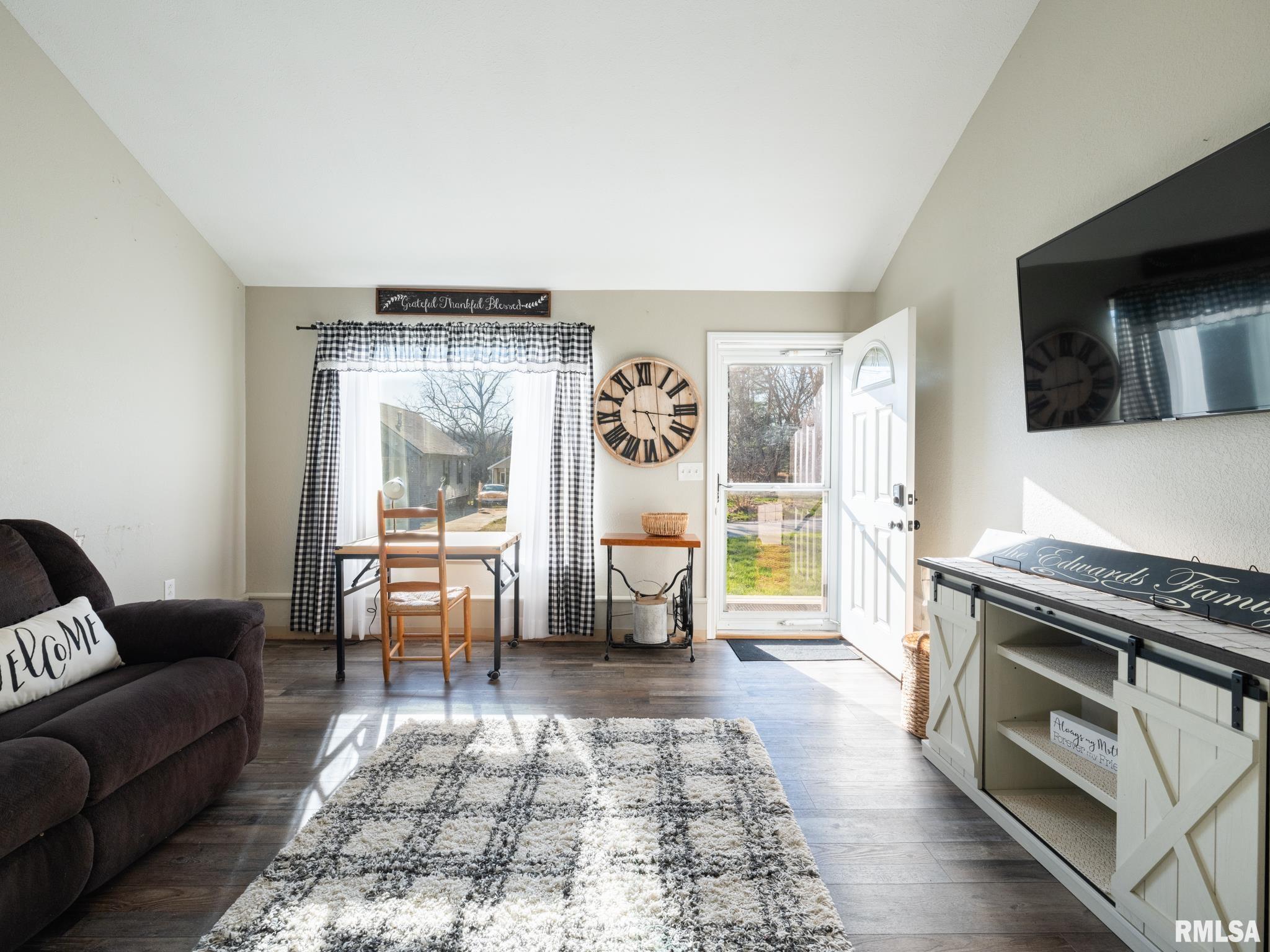 159 South Cedar Street Farmington, IL 61531 - Photo 18 of 56