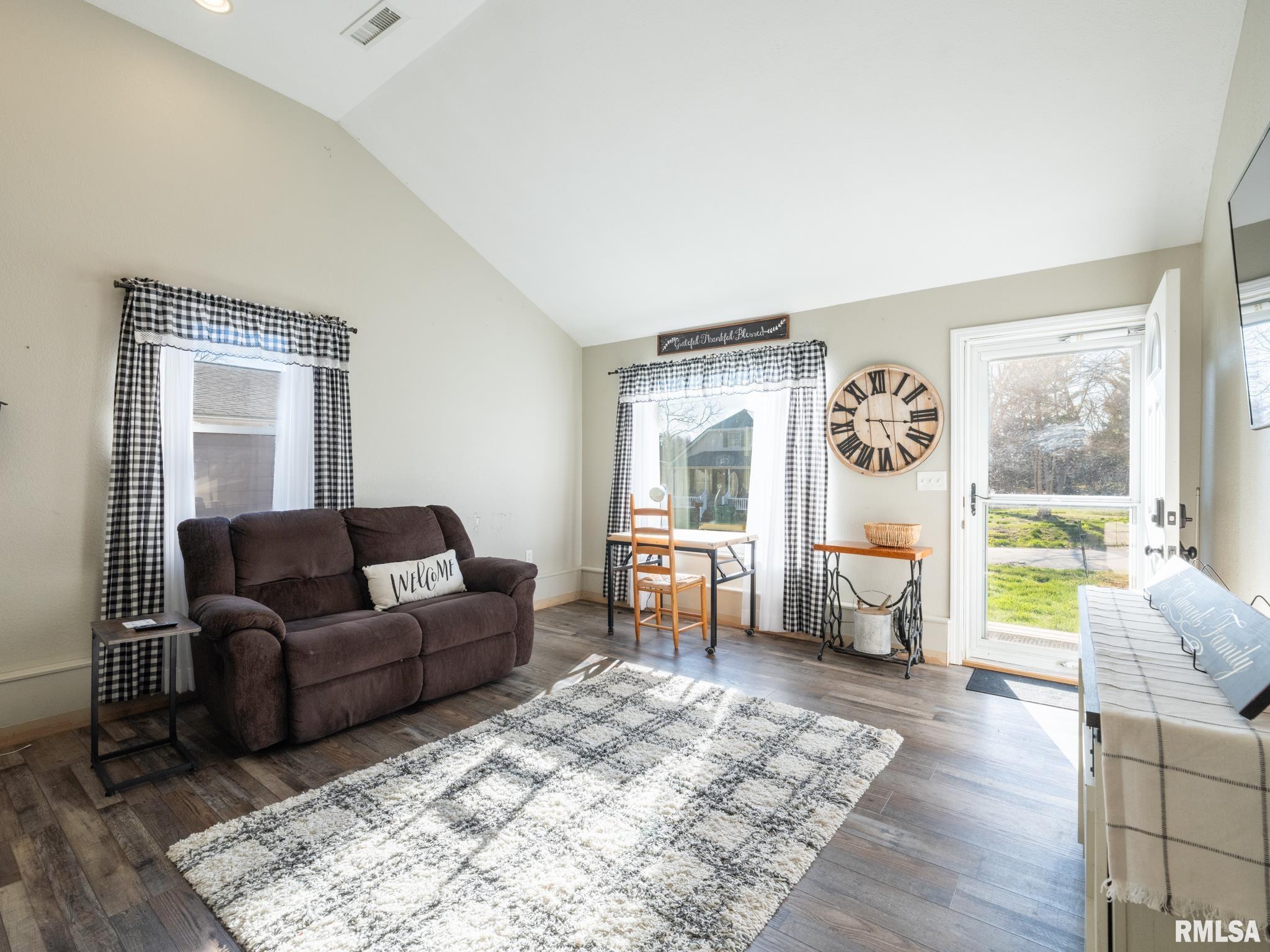 159 South Cedar Street Farmington, IL 61531 - Photo 19 of 56