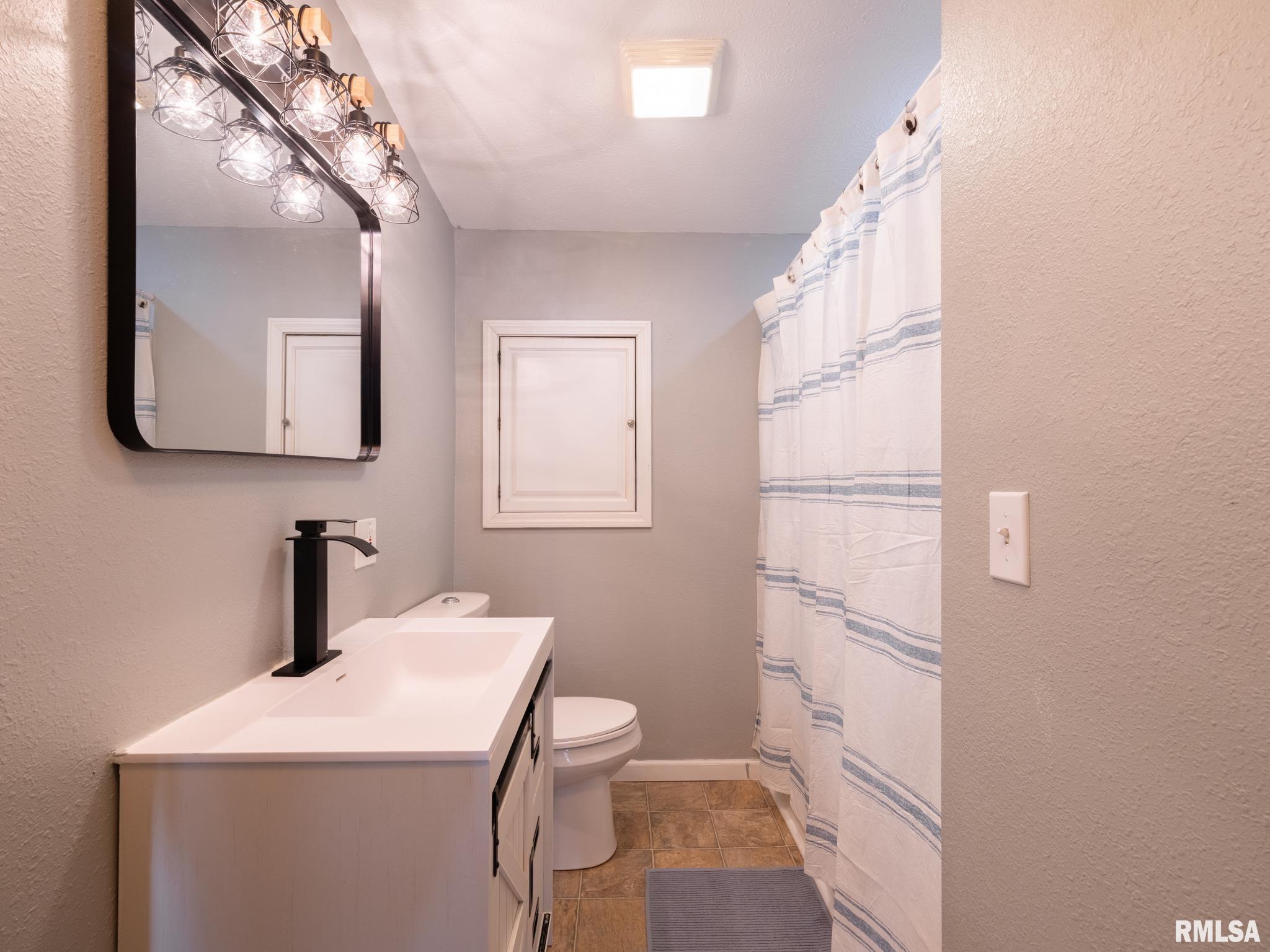 159 South Cedar Street Farmington, IL 61531 - Photo 34 of 56