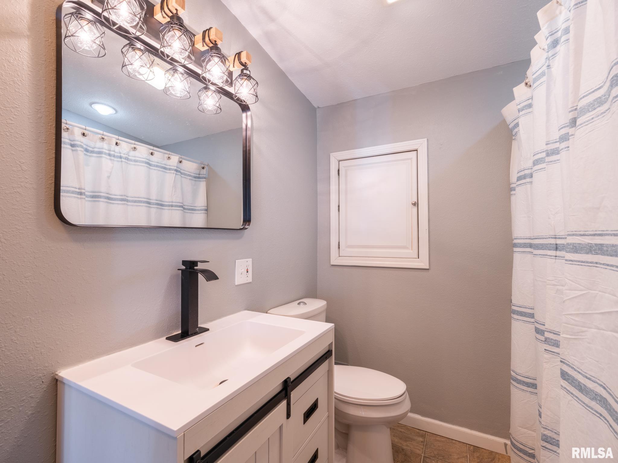 159 South Cedar Street Farmington, IL 61531 - Photo 35 of 56