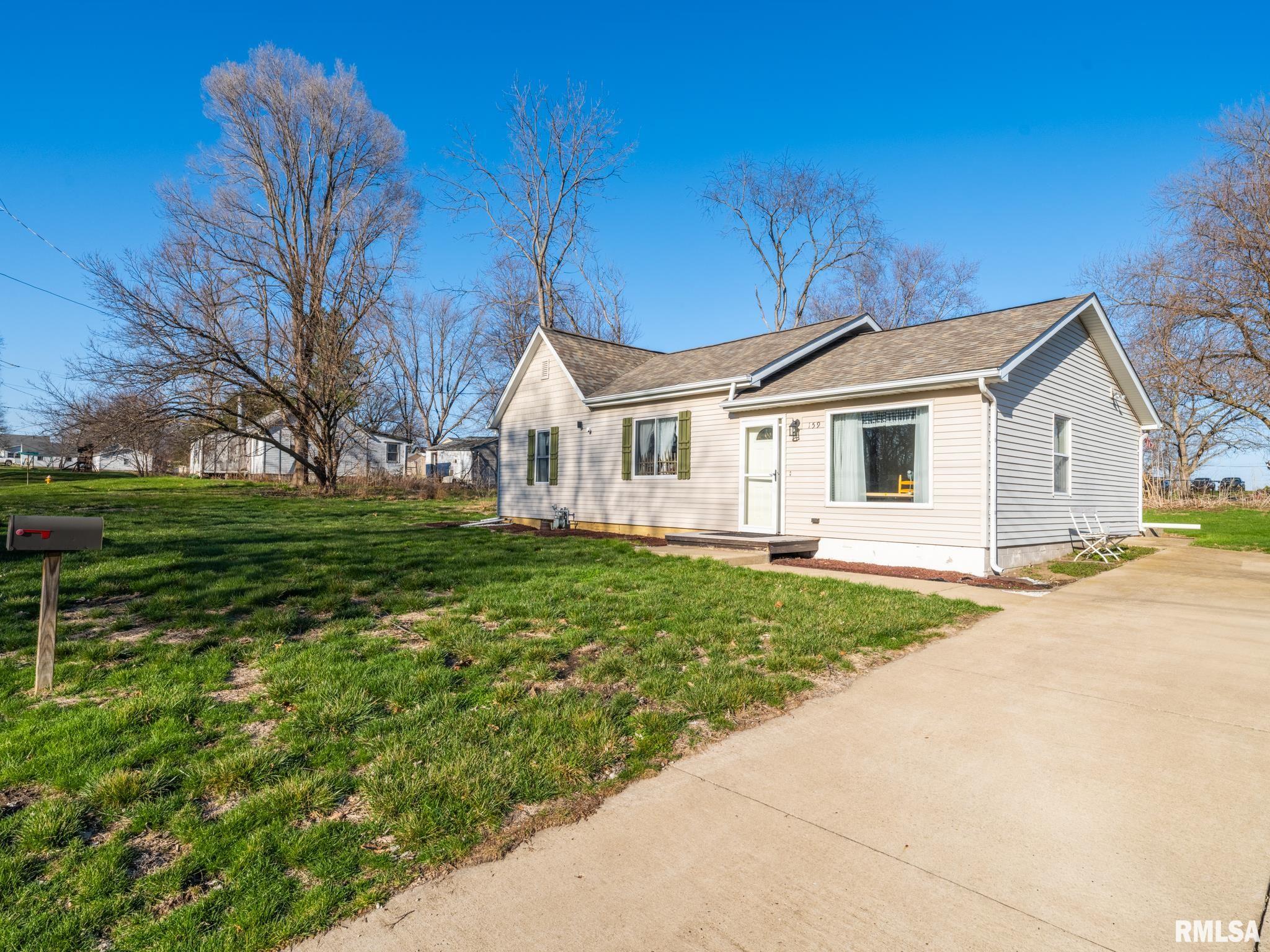 159 South Cedar Street Farmington, IL 61531 - Photo 4 of 56