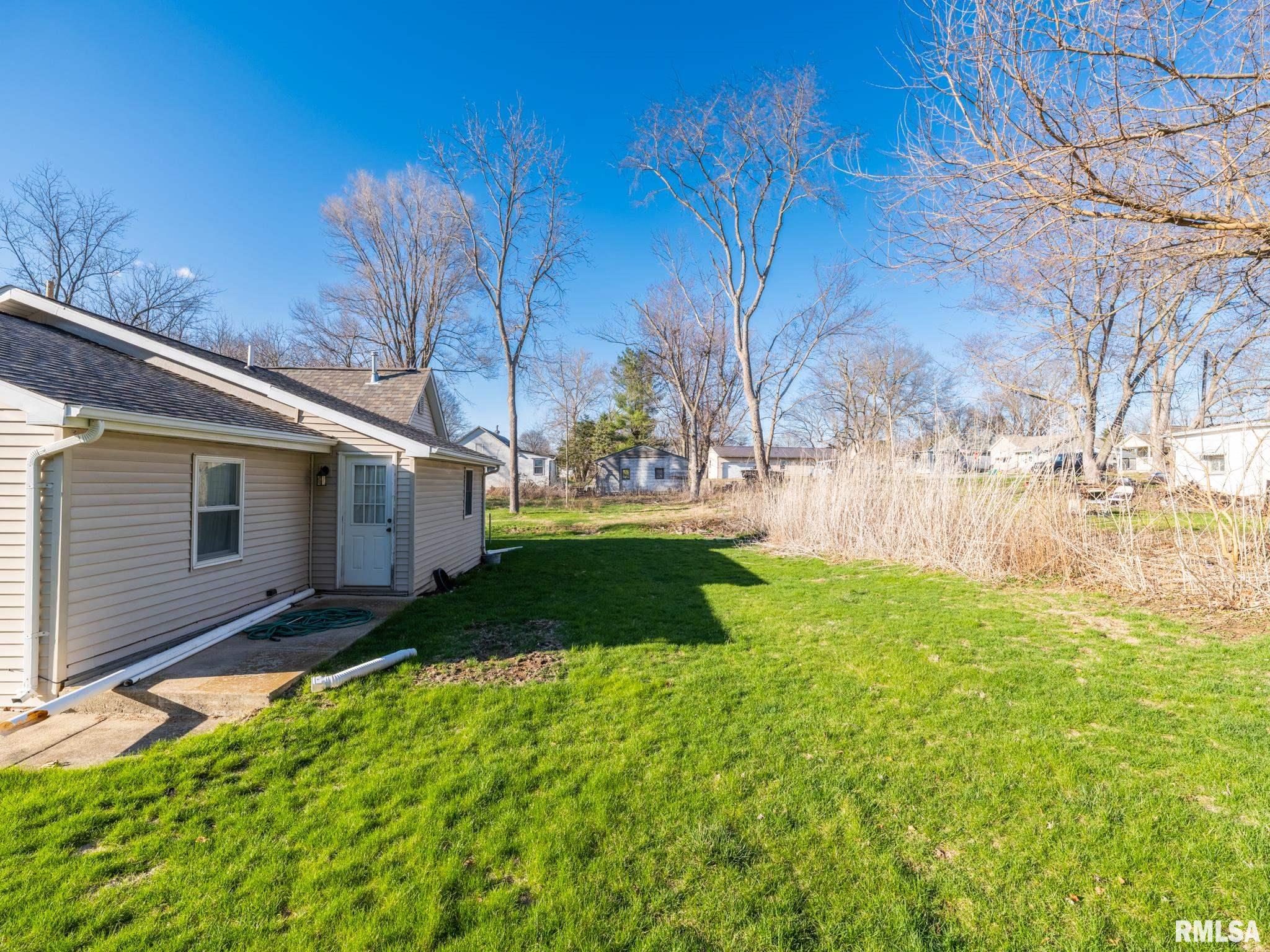 159 South Cedar Street Farmington, IL 61531 - Photo 6 of 56